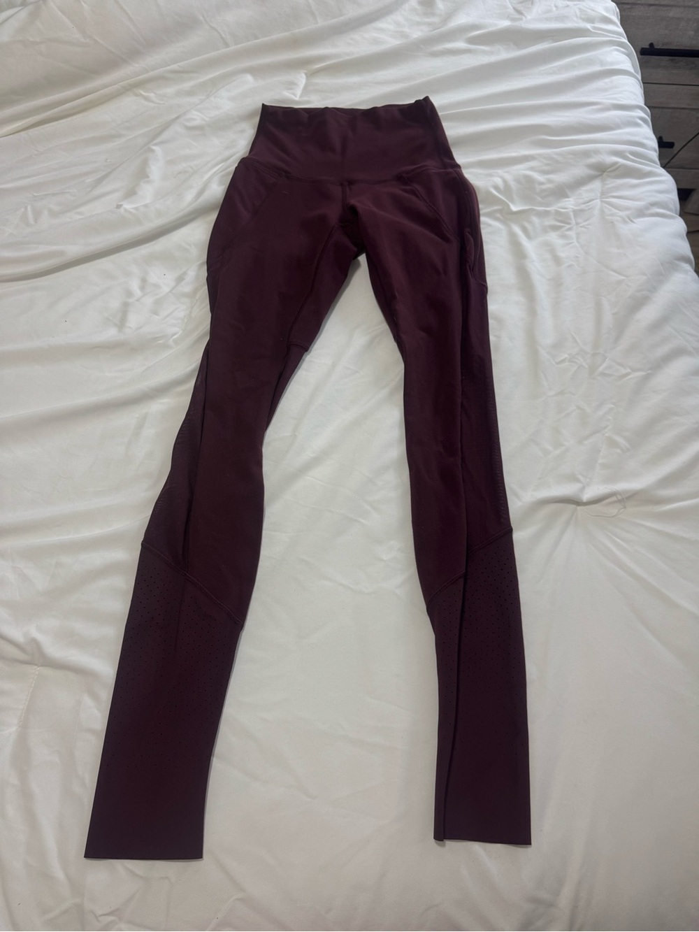 Lululemon In Movement Tight Mesh - Garnet